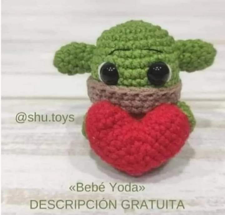 Amigurumi Bebé Yoda y Muñeca con Corazón: Patrones de Ganchillo