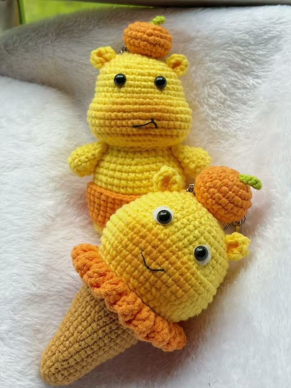 Amigurumi Gấu và Kem Quýt Móc Len Dáng Ngọt Ngào