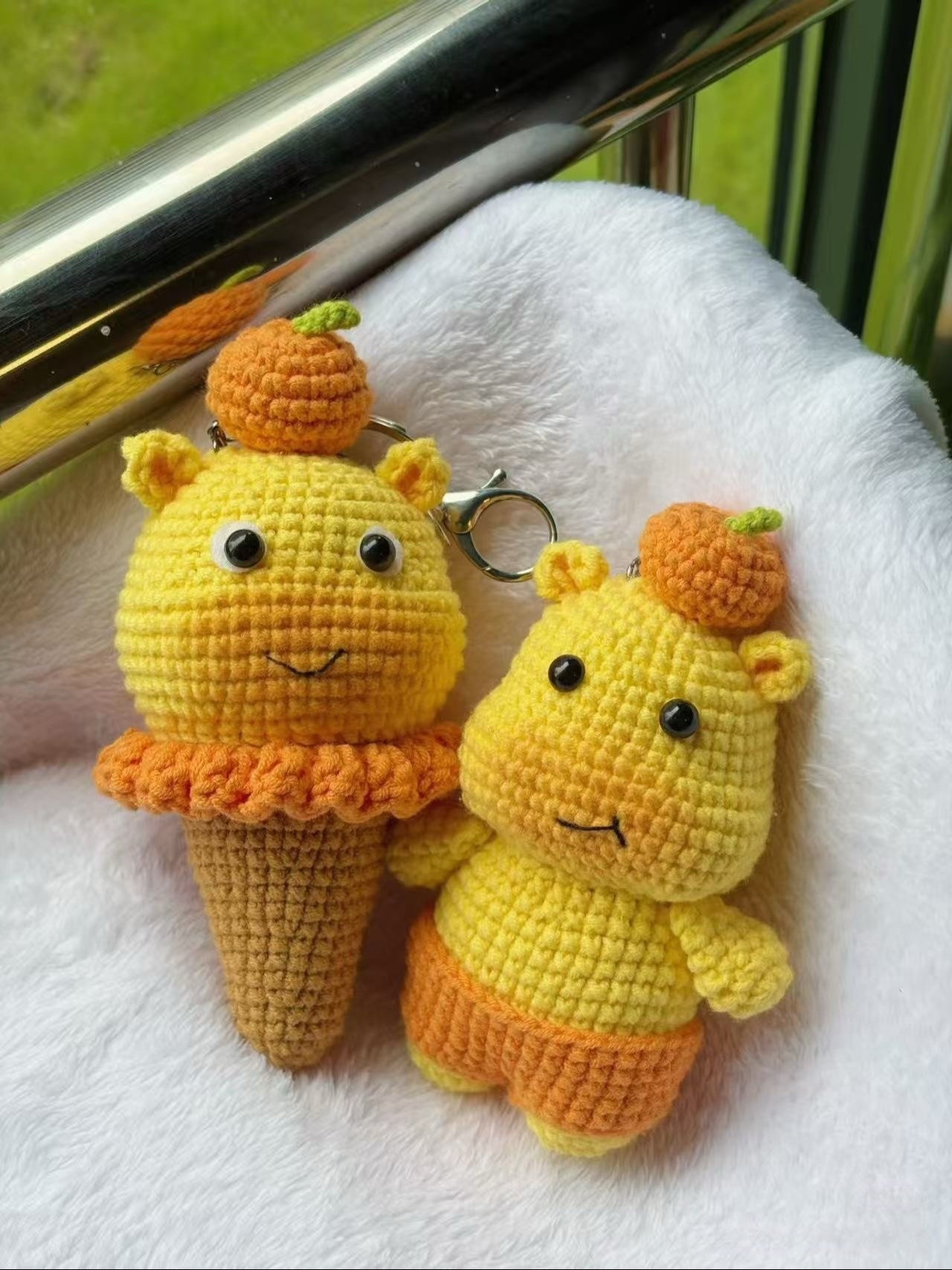 Amigurumi Gấu và Kem Quýt Móc Len Dáng Ngọt Ngào