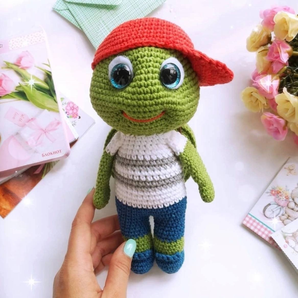 Amigurumi Turtle Pattern: Crochet Doll Tutorial with Step-by-Step Instructions and Materials List