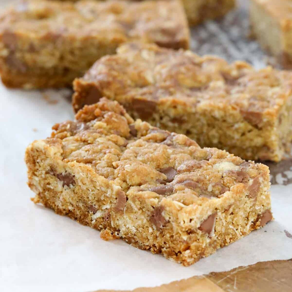 Anzac Slice: Chewy, buttery oat and coconut slice with chocolate chips