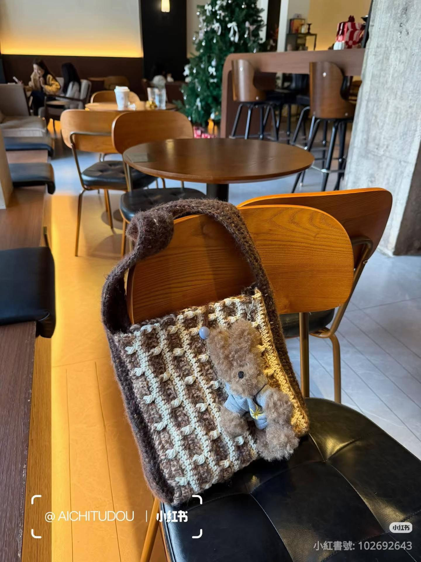 Autumn Winter Crochet Shoulder Bag Pattern with Teddy Bear