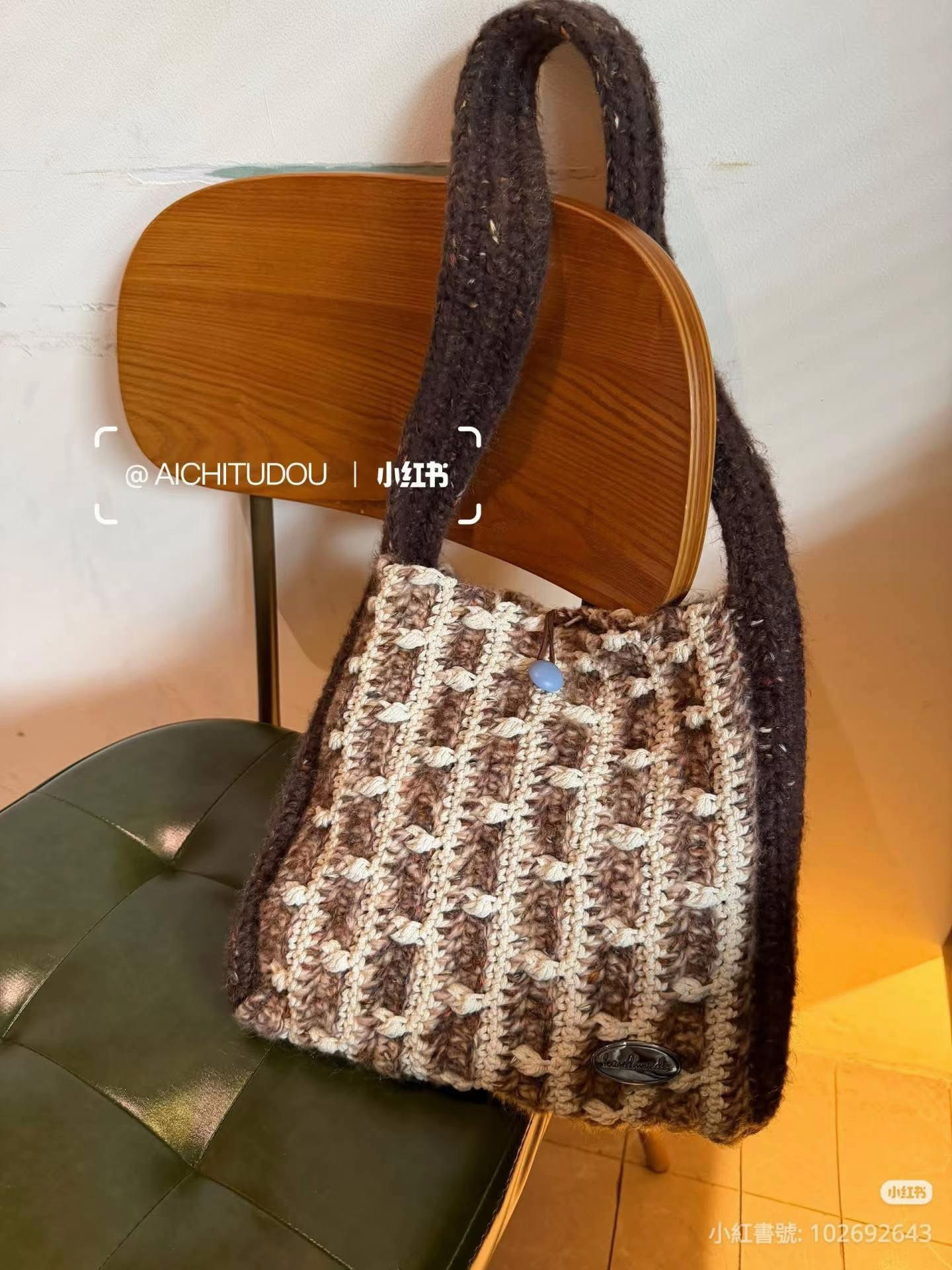 Autumn Winter Crochet Shoulder Bag Pattern with Teddy Bear