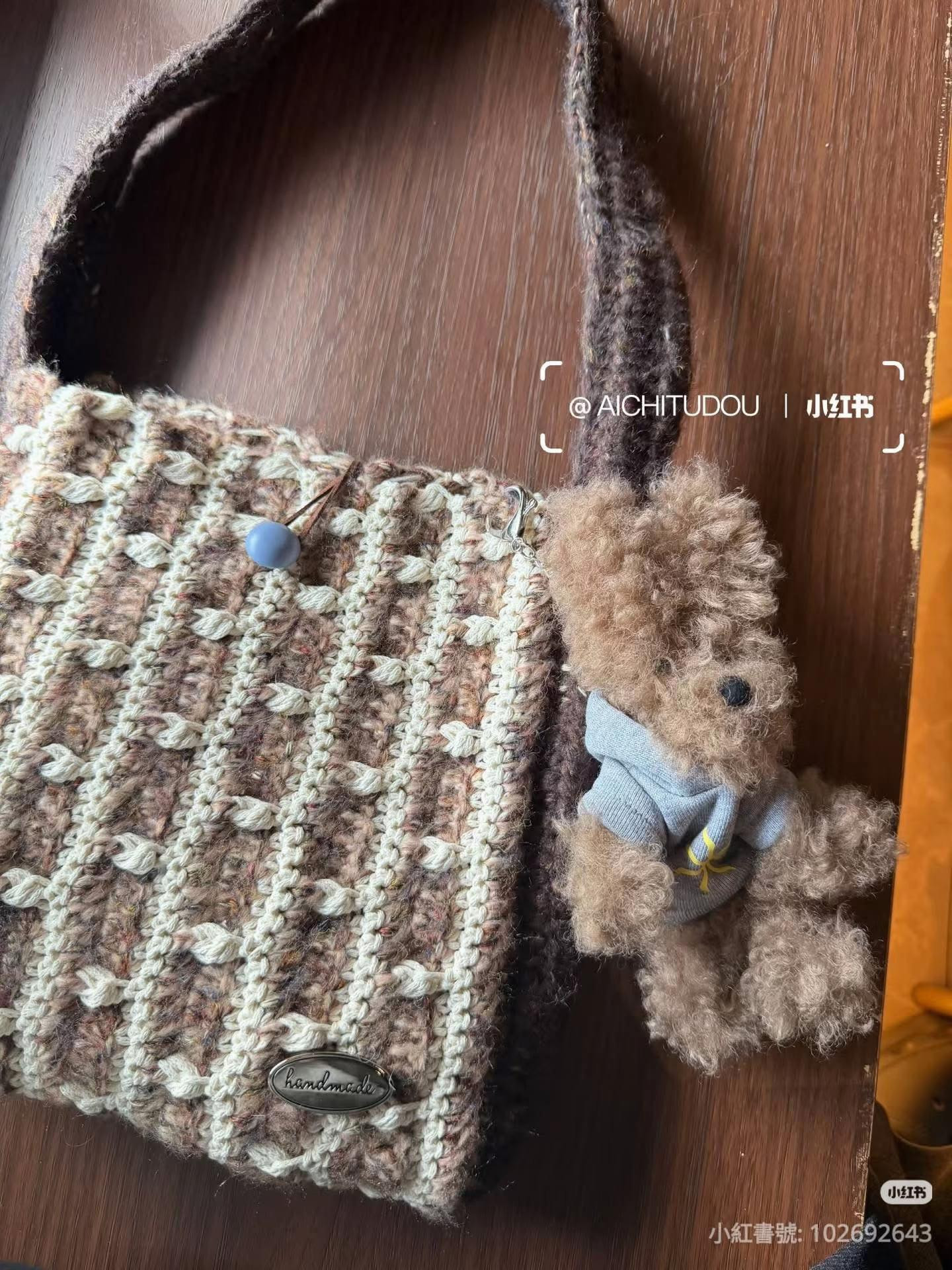 Autumn Winter Crochet Shoulder Bag Pattern with Teddy Bear
