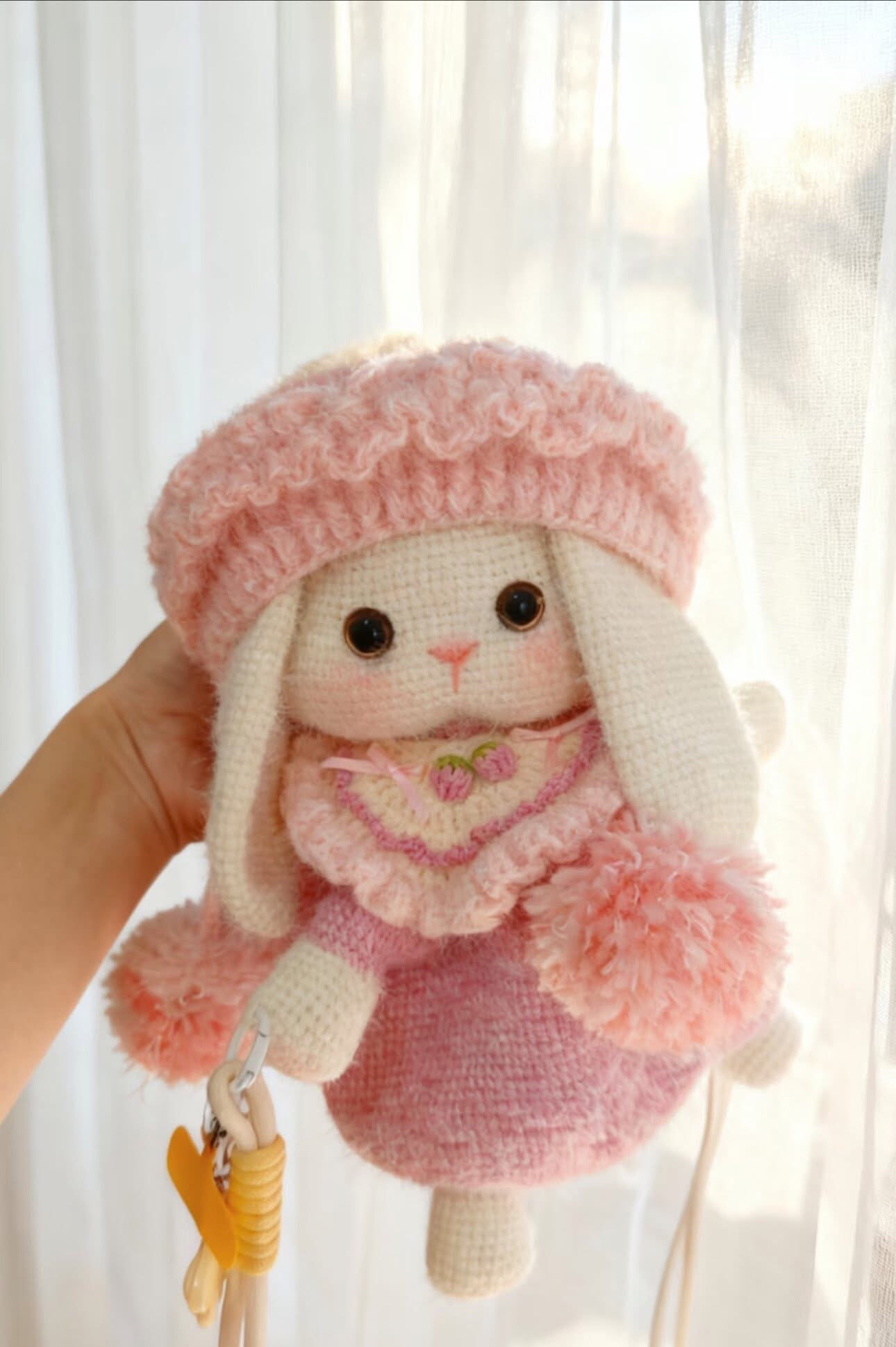 Bảng chart móc túi thỏ Monst màu hồng kem, len nhung