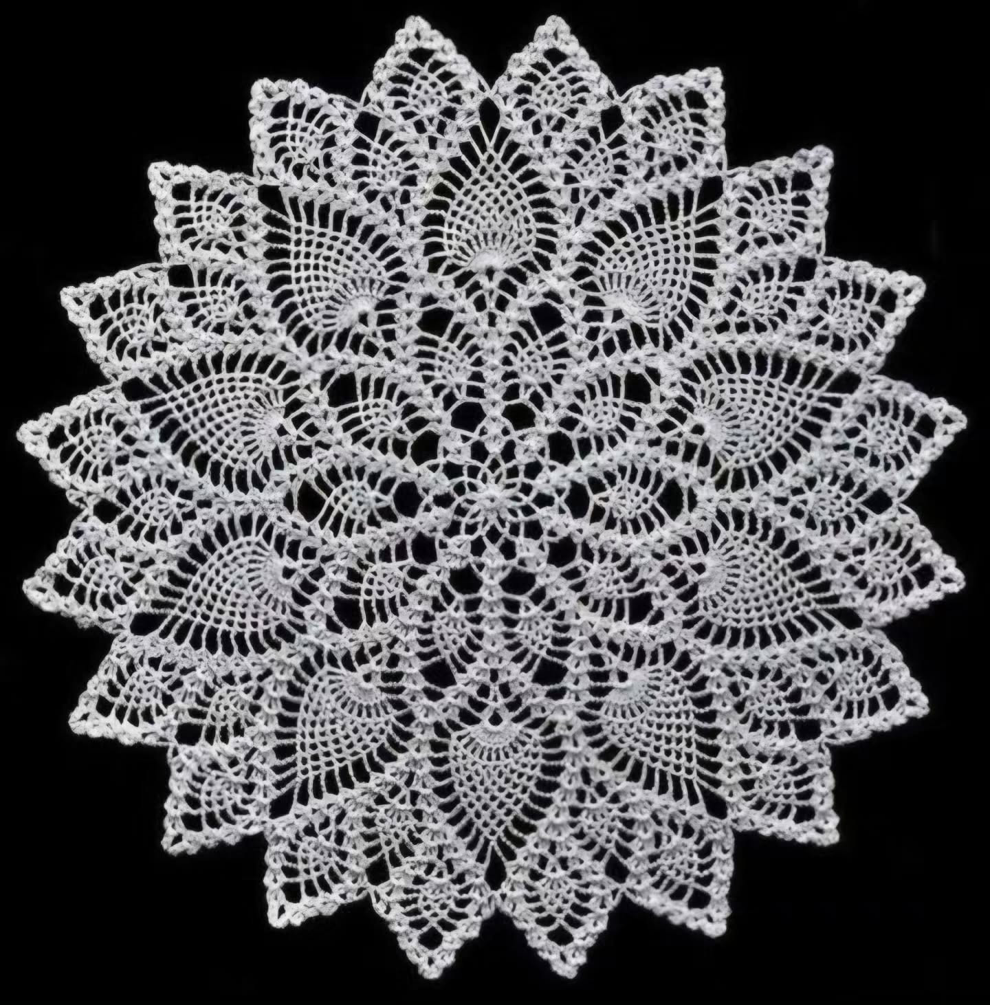 Beautiful Crochet Round Tablecloth Pattern with Detailed Chart Instructions