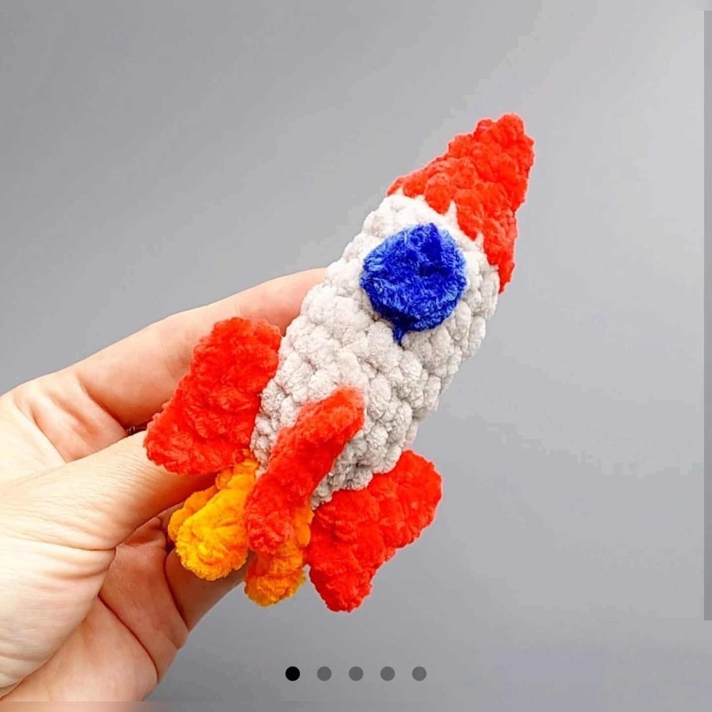 Бесплатное описание вязания ракеты из плюшевой пряжи