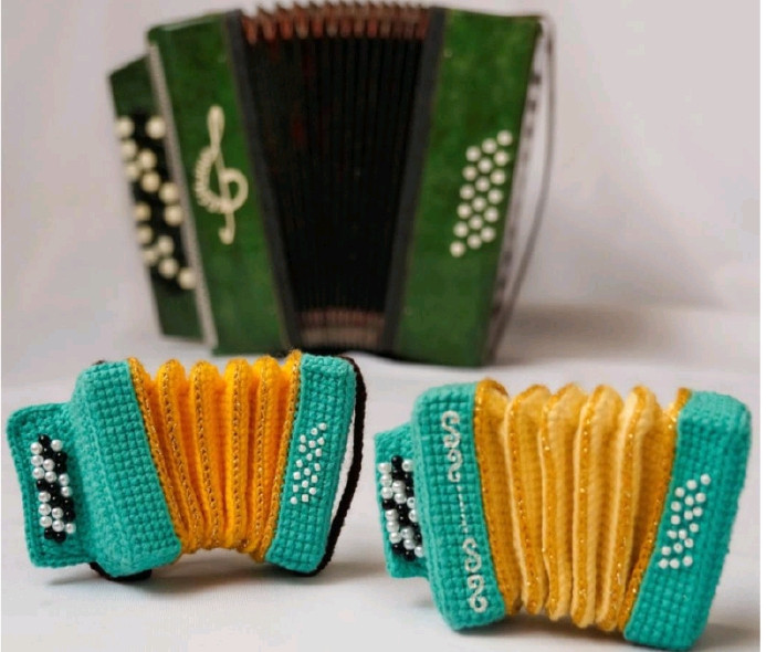 Бесплатный мастер-класс по вязанию крючком баяна «Баян»