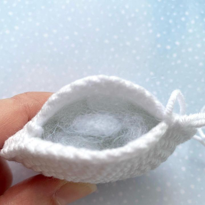 Бесплатный мастер-класс по вязанию крючком елочных игрушек: зайчик, котик и собачка амигуруми