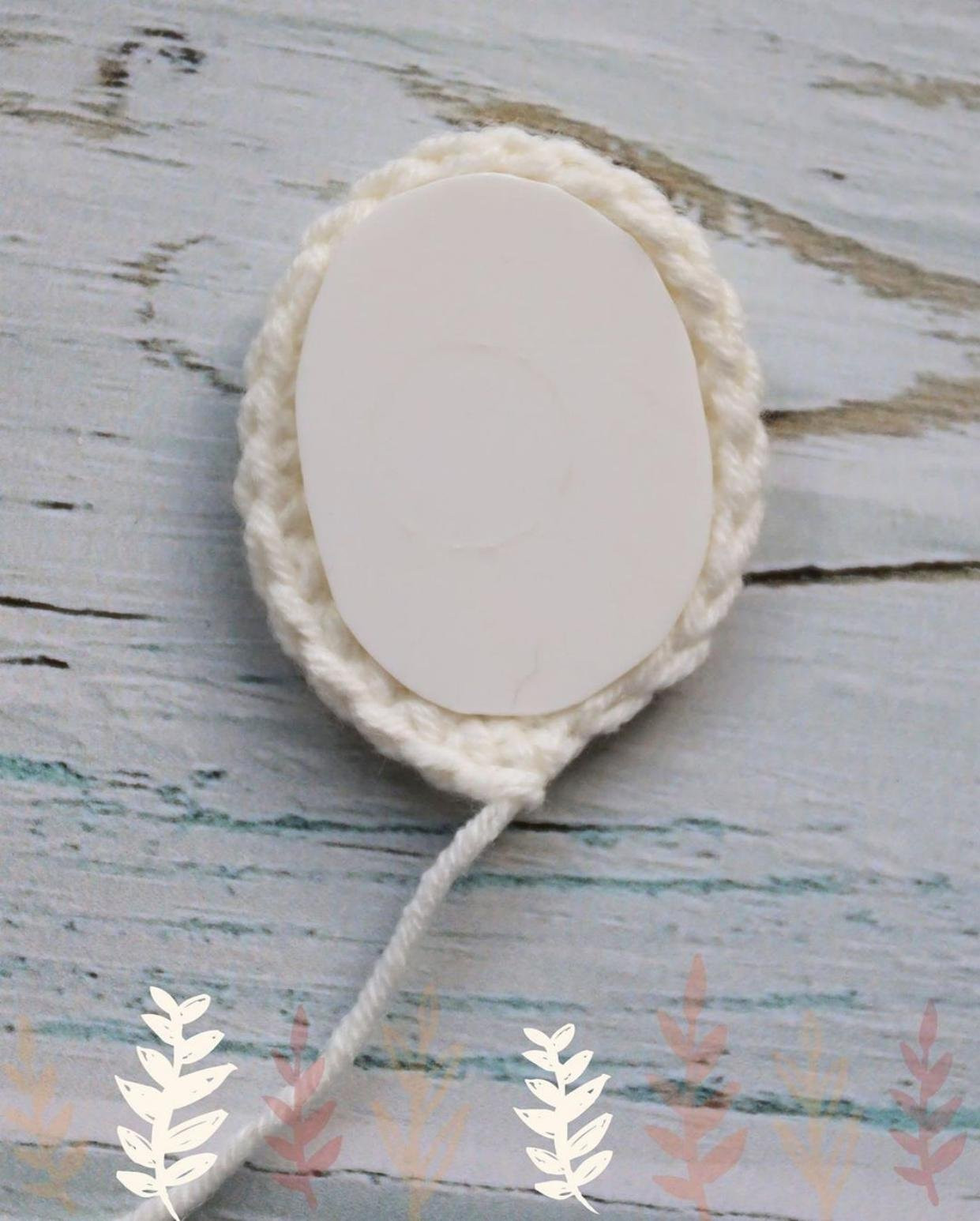 Бесплатный онлайн-схема амигуруми Тыковкин: оранжевый бамбук с зеленым шарфиком