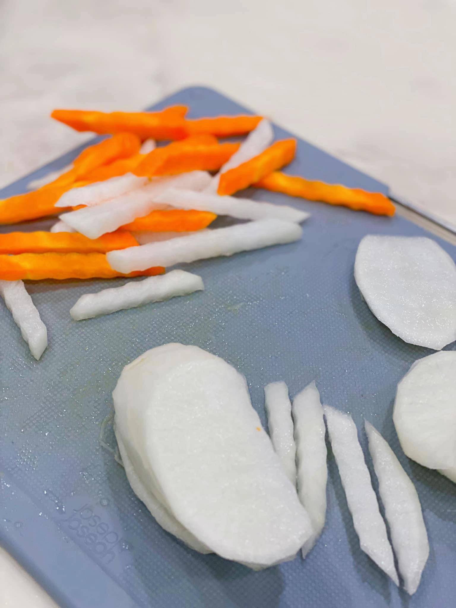 Bí Kíp Đơn Giản Để Củ Cải Chua Trong Véo Giòn Sần Sật