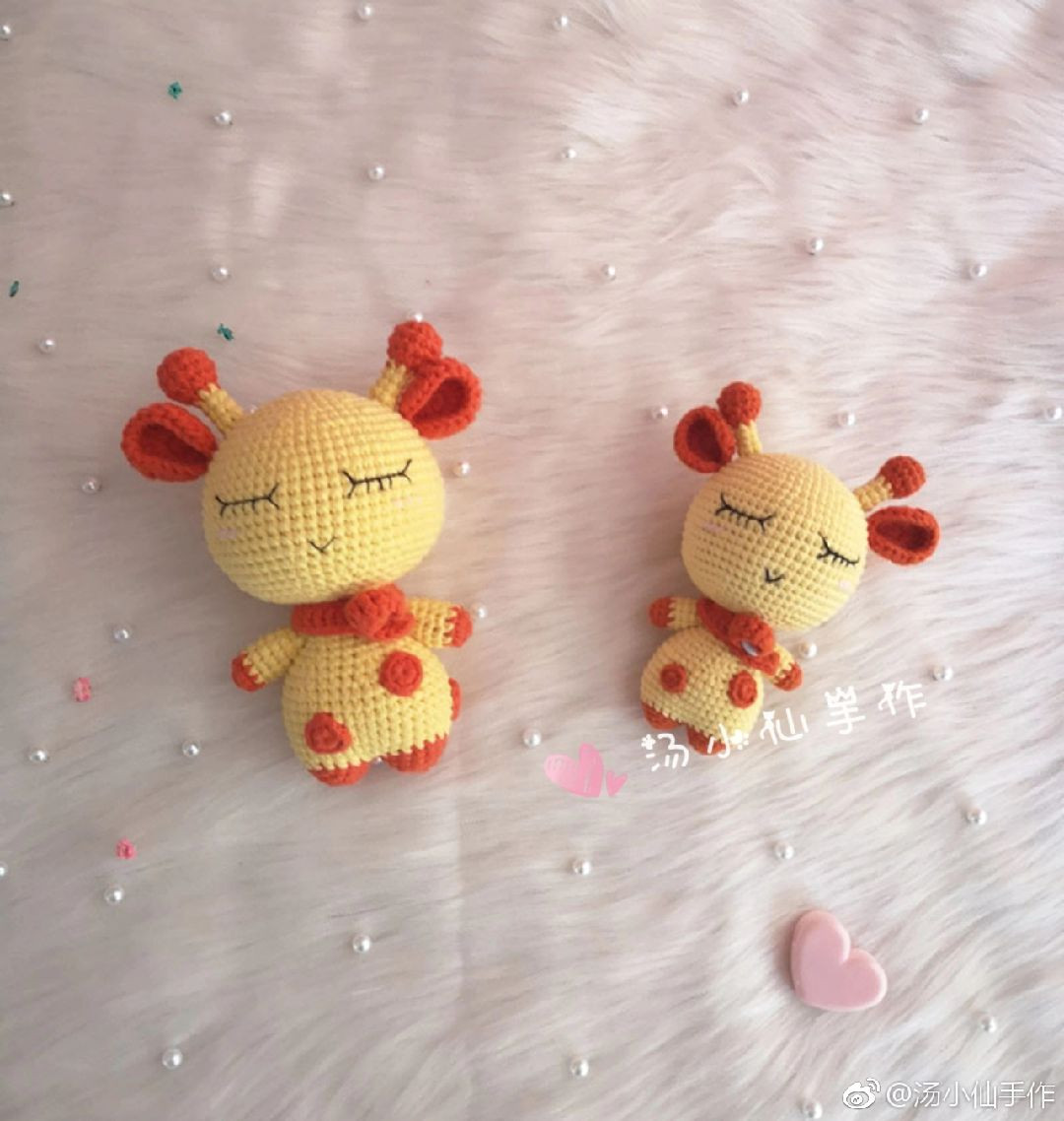 Big Head Animal Amigurumi Patterns: Grey Rabbit and Brown Bear