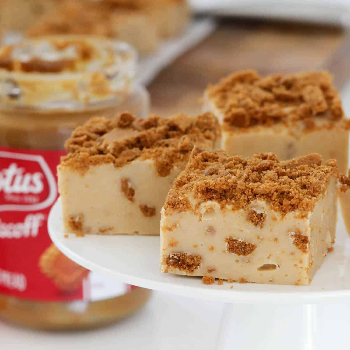 Biscoff Fudge: Creamy White Chocolate with Cookie Butter & Crunchy Biscuit Bits
