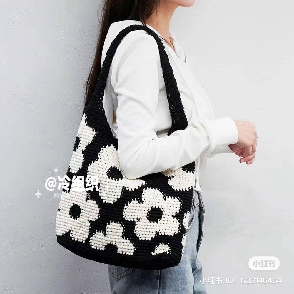 Black and White Floral Crochet Tote Bag Pattern Chart