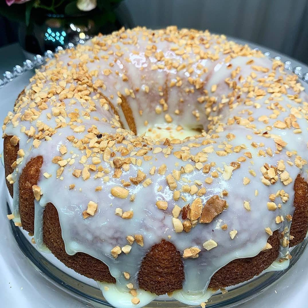 Bolo de Amendoim com Cobertura de Brigadeiro