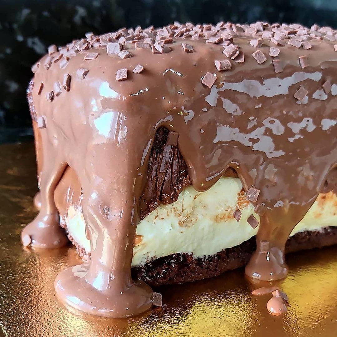 Bolo de Chocolate com Recheio Duplo Leite Ninho e Nutella e Cobertura Ganache