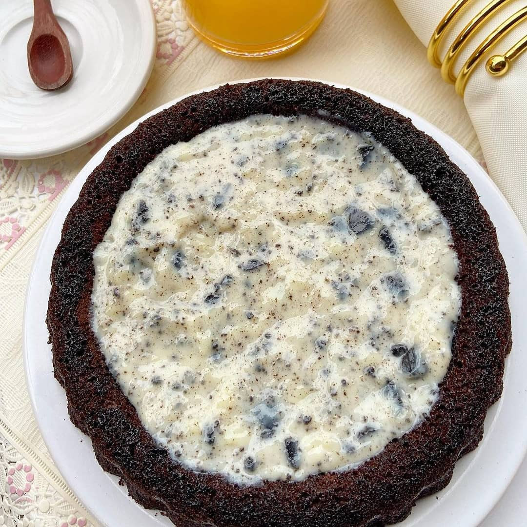 Bolo de Chocolate com Recheio Oreo - Receita Completa