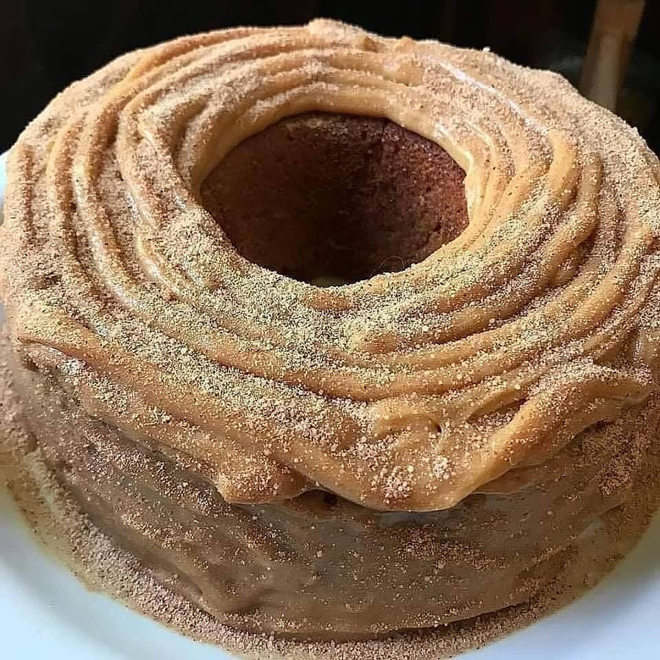 Bolo de Churros: Receita prática com cobertura doce de leite e canela