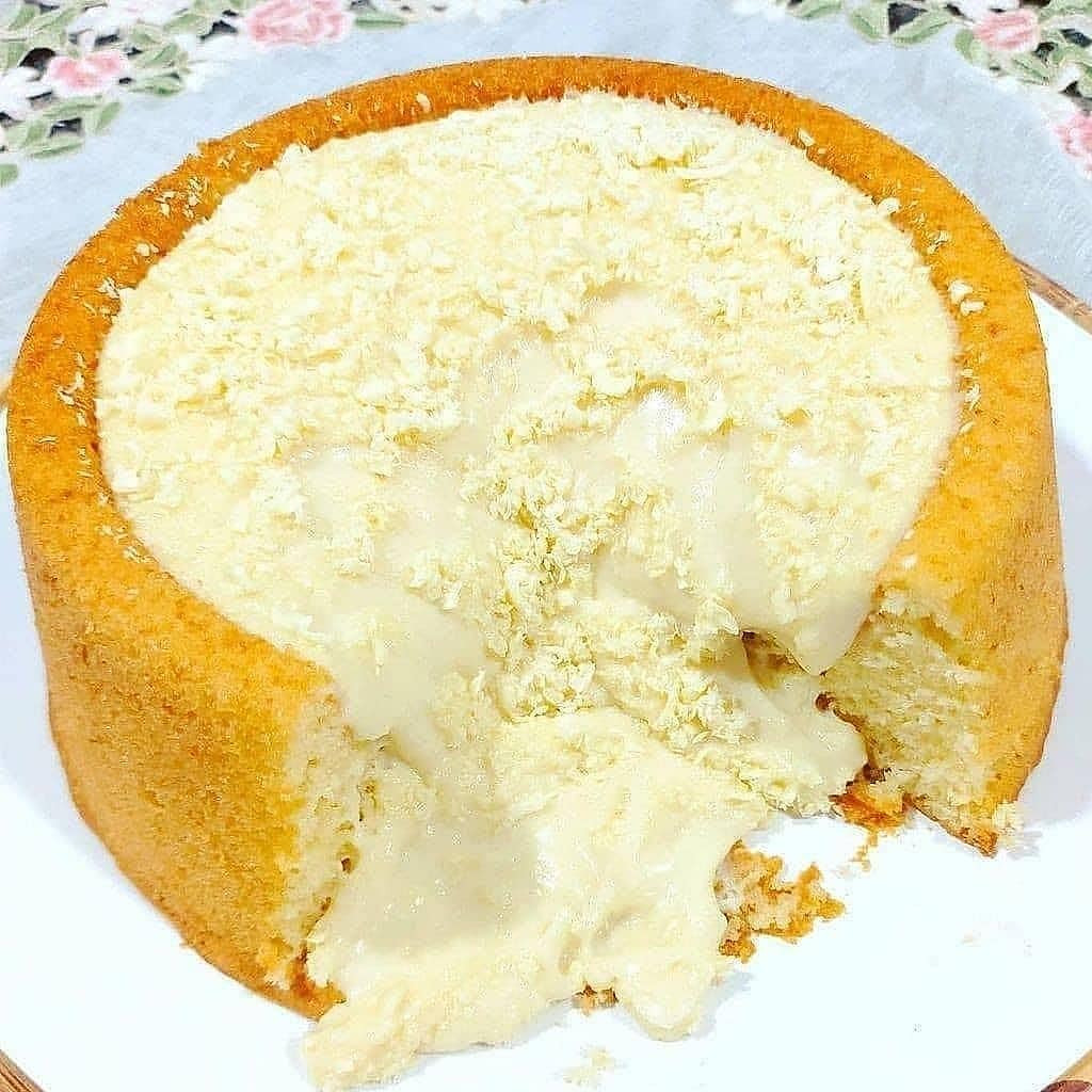 Bolo de iogurte com cobertura de ninho, receita caseira deliciosa