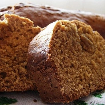 Bolo de mel fofinho: Receita completa com ingredientes, calda e modo de preparo