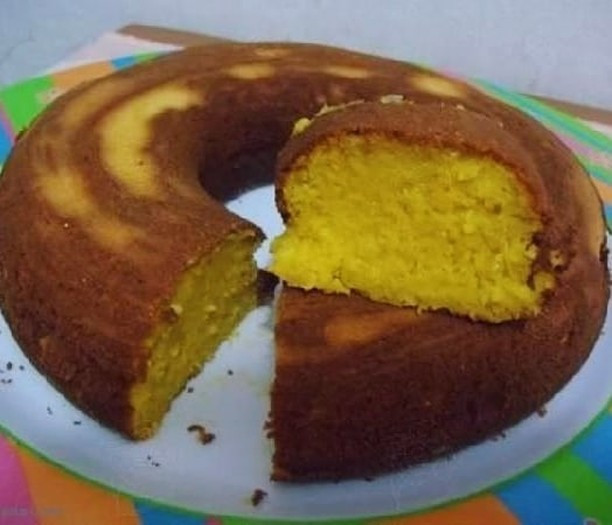 Bolo de Milho Cremoso: Receita de bolo fofinho com milho verde, coco e queijo parmesão