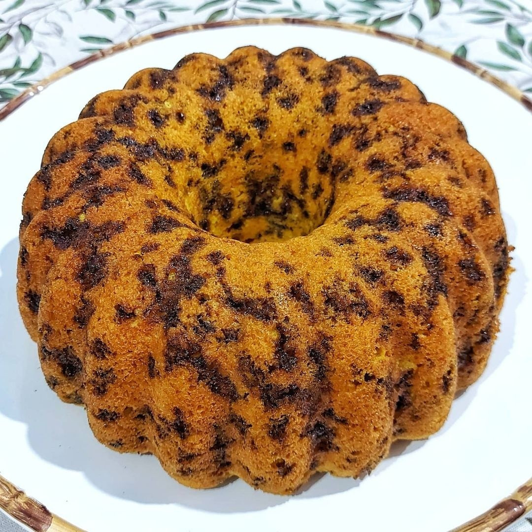 Bolo Formigueiro de Cenoura com Cobertura de Chocolate Cremoso