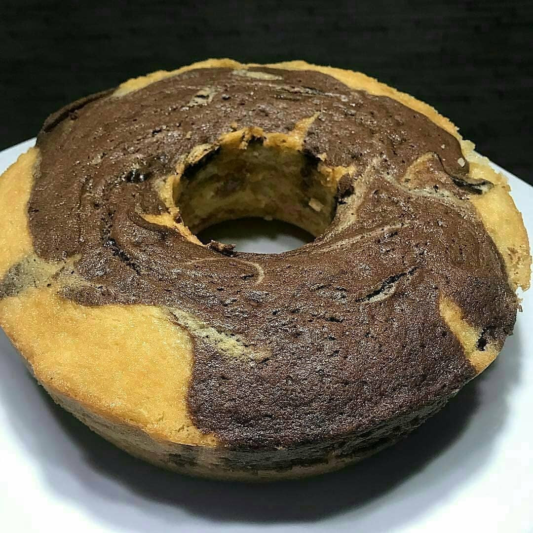 Bolo mesclado fofinho chocolate e baunilha