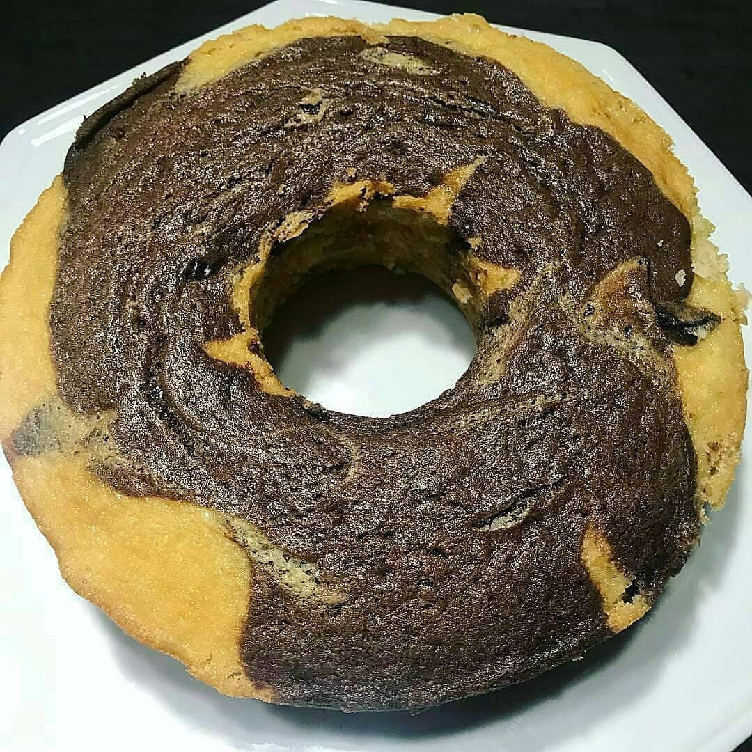 Bolo mesclado fofinho chocolate e baunilha