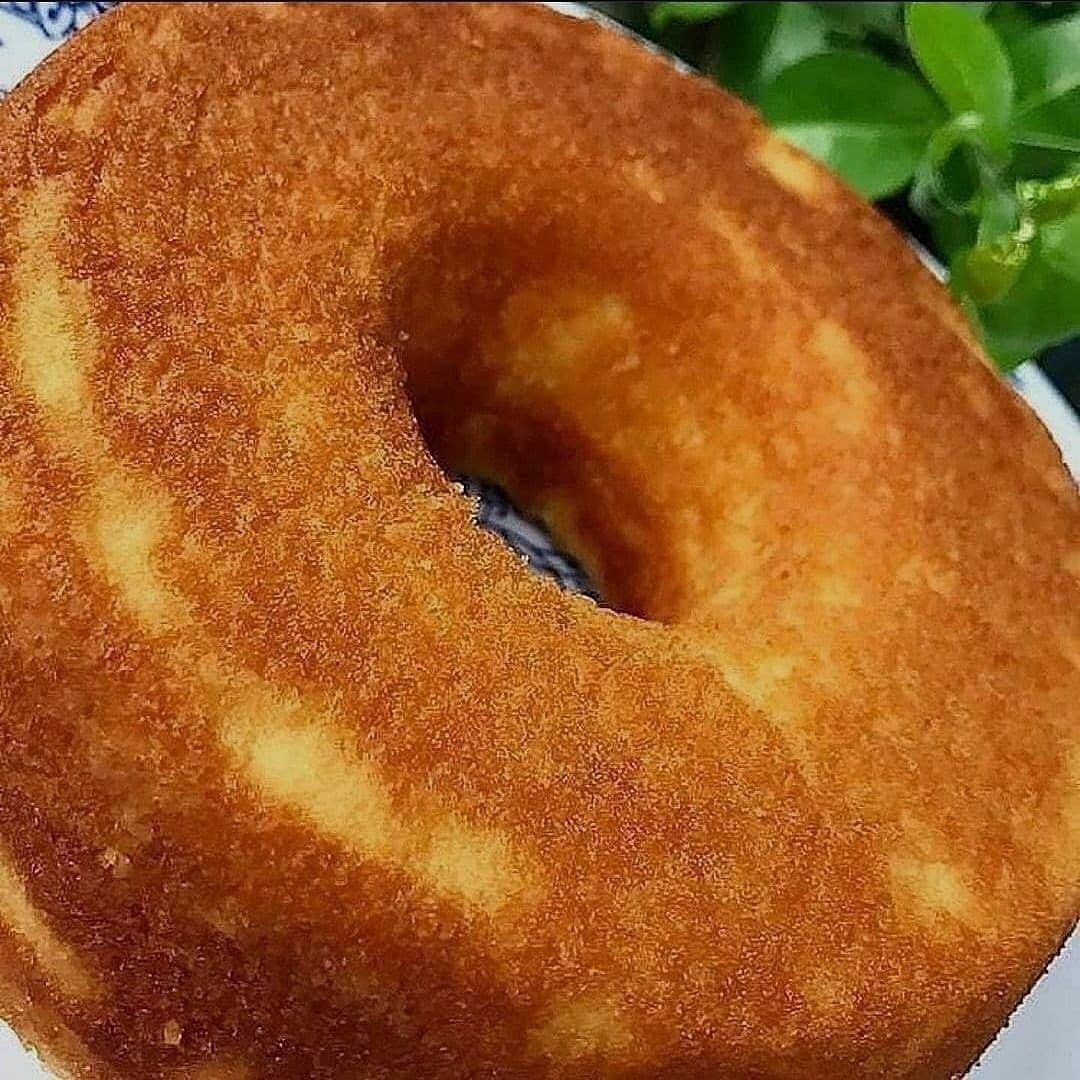 Bolo Simples: Receita de bolo vàng giòn với trứng, bột mì và sữa