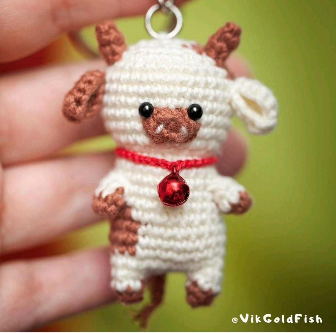 Брелок-бычок: схема вязания крючком