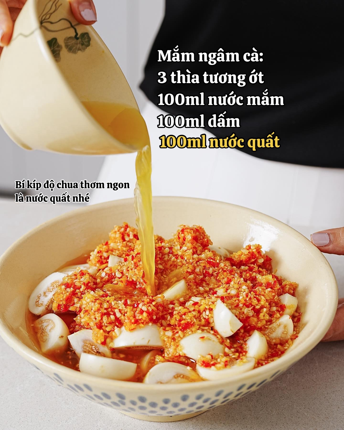 Cà muối xổi: Bí kíp làm món ăn vặt chua thơm ngon, tốn cơm với nguyên liệu cà trắng, tỏi, ớt và nước quất