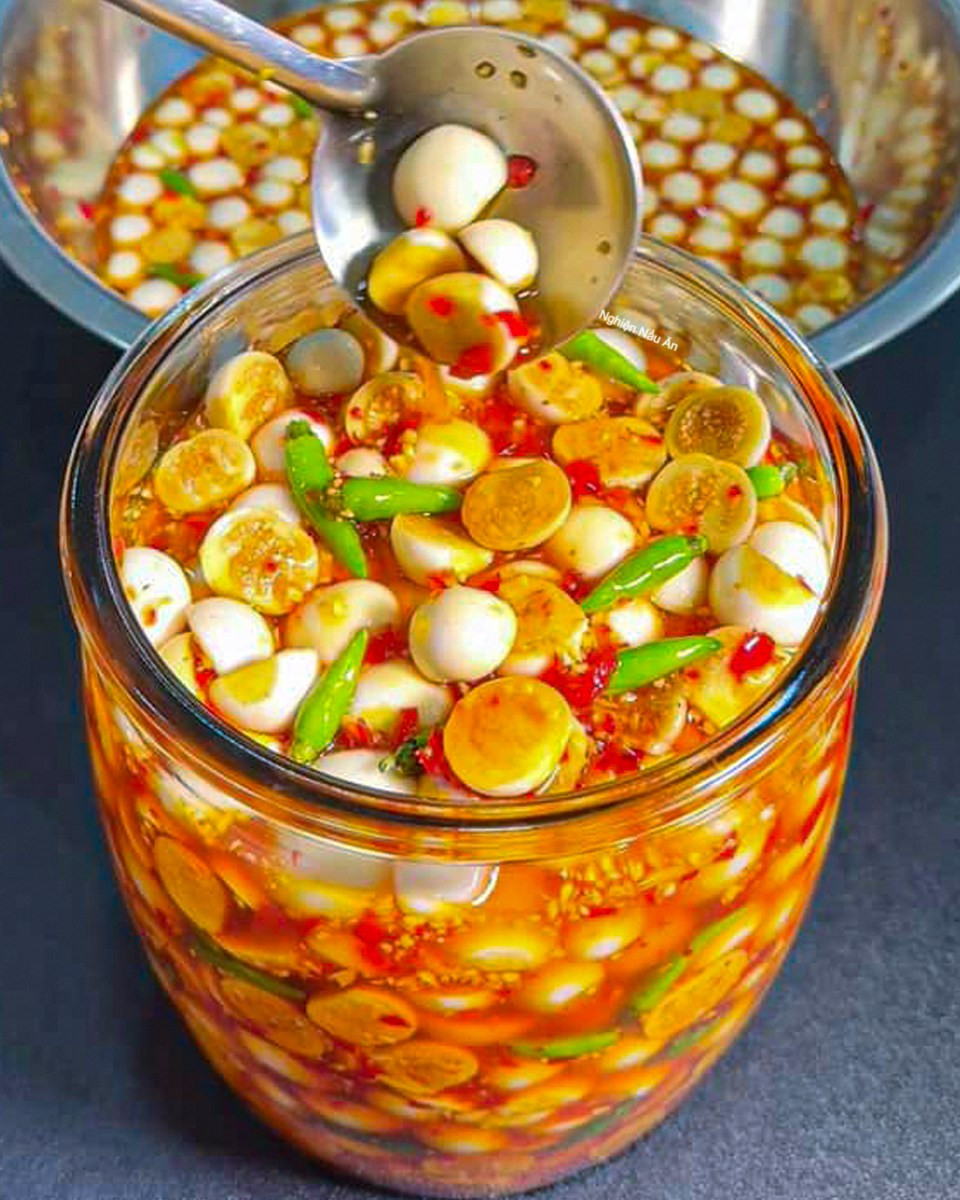 Cà pháo ngâm chua ngọt giòn tan với ớt tỏi