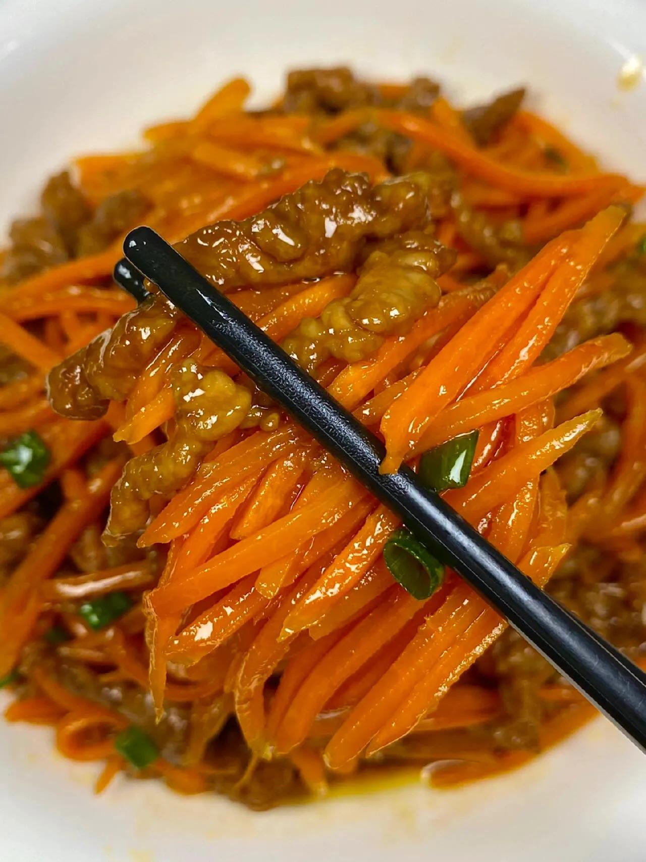 Cà rốt xào thịt bò sốt dầu hào, món cơm ngon