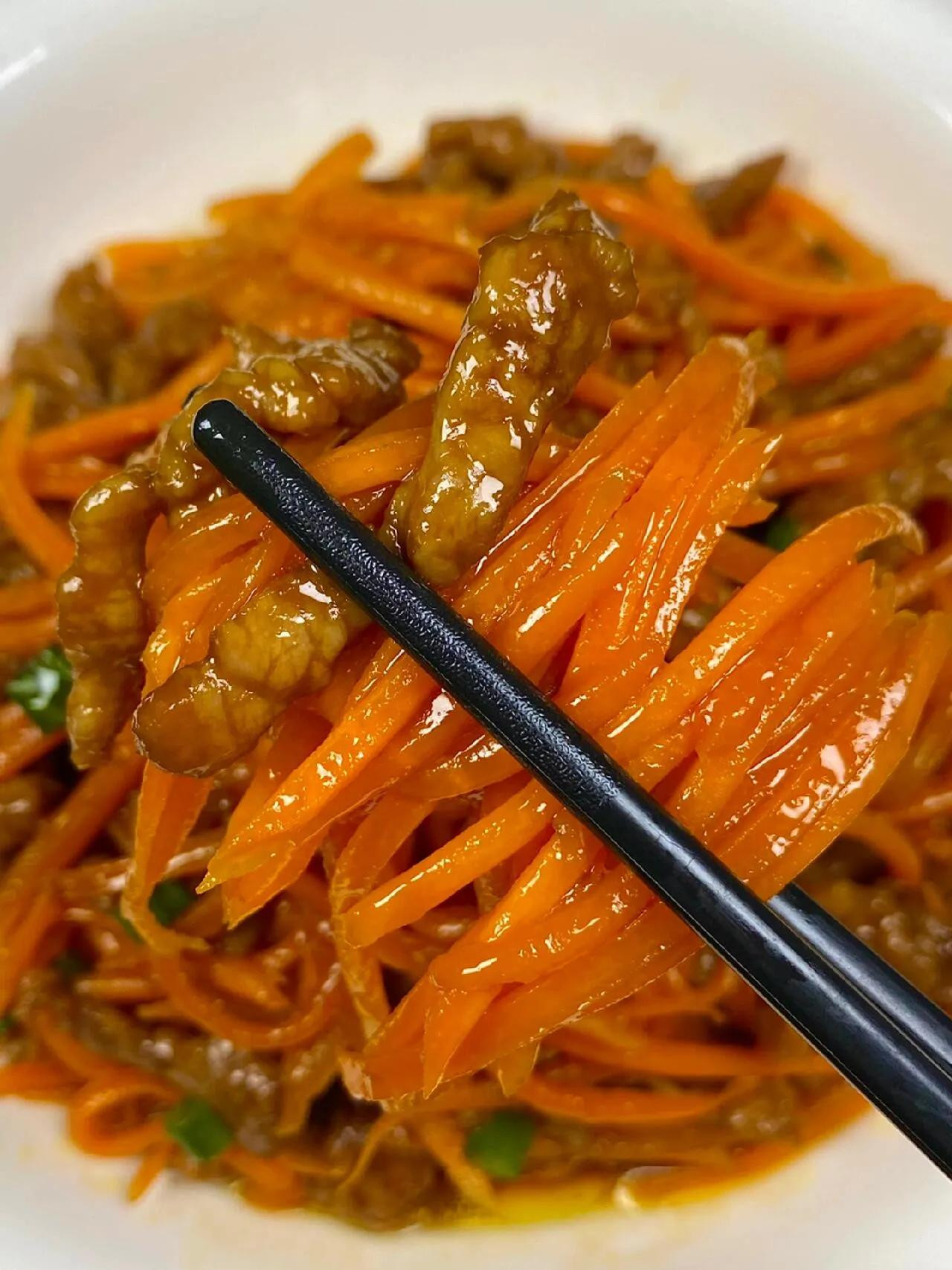 Cà rốt xào thịt bò sốt dầu hào, món cơm ngon