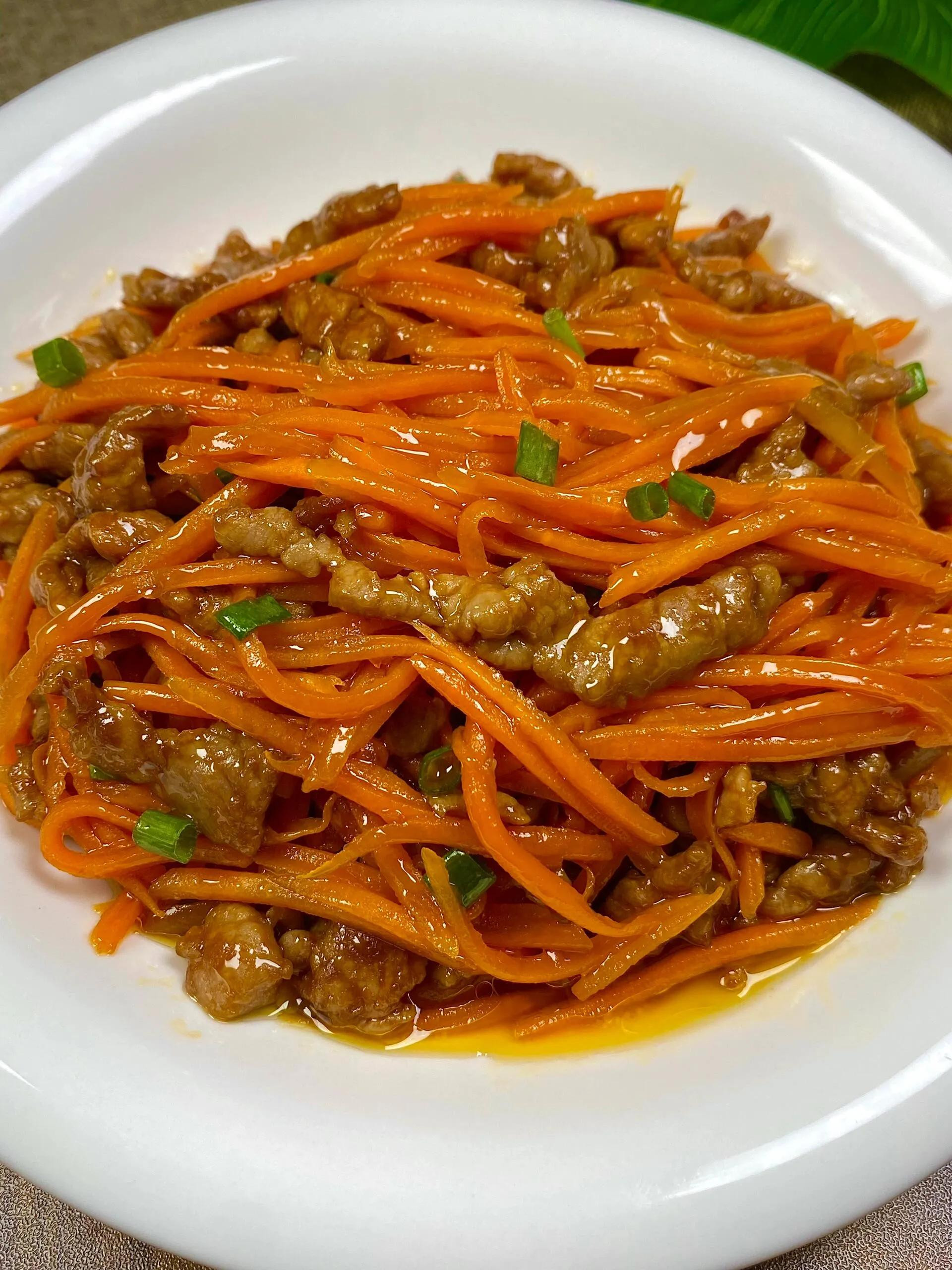 Cà rốt xào thịt bò sốt dầu hào, món cơm ngon