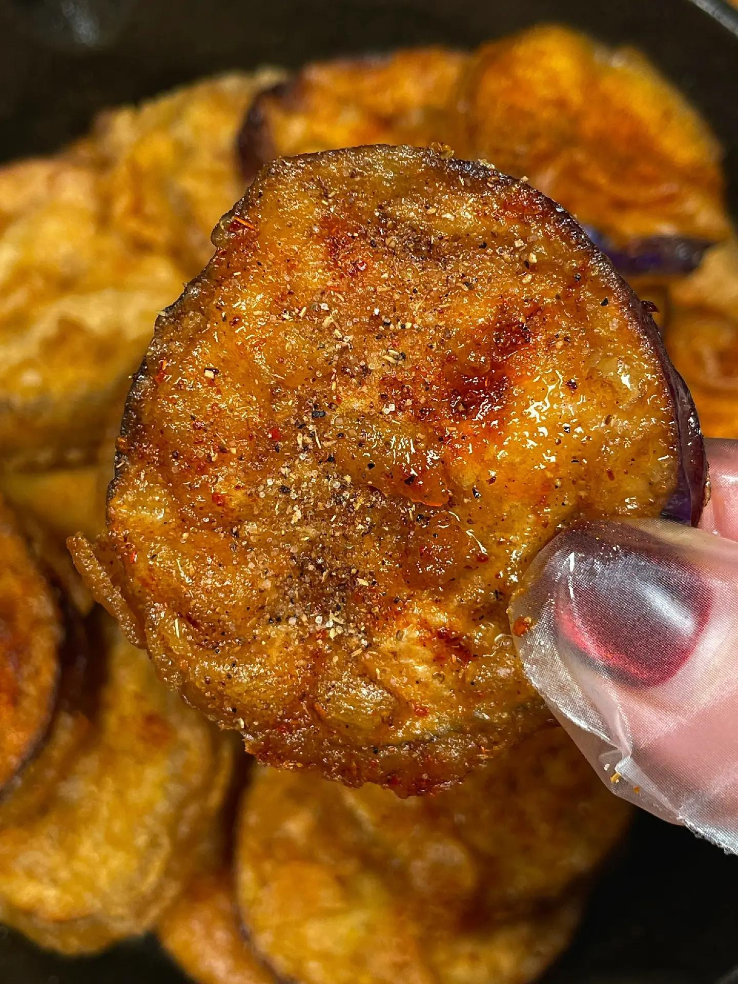 Cà tím chiên giòn vàng ruộm, cách làm món ăn vặt ngon tuyệt vời