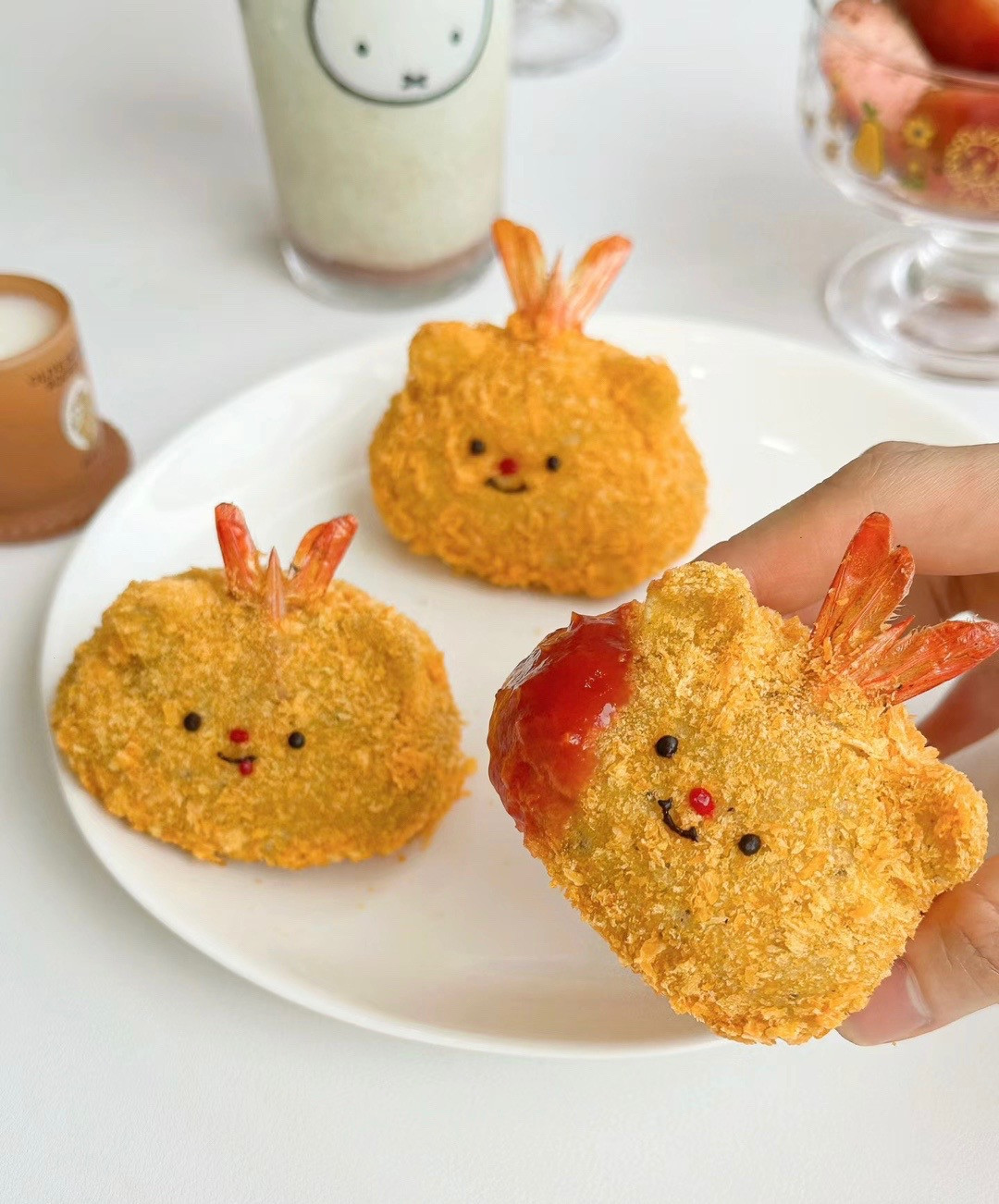 Cá viên khoai tây chiên hình gấu dễ thương nhân phô mai và tôm