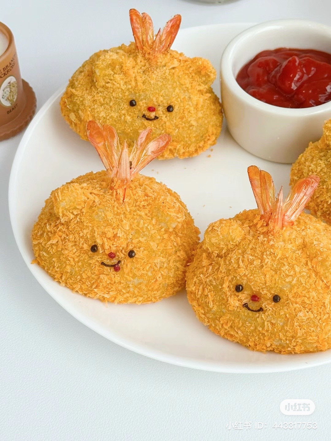 Cá viên khoai tây chiên hình gấu dễ thương nhân phô mai và tôm