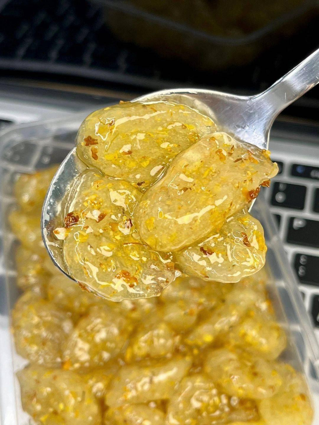 Cách làm bánh bột sắn hoa mộc giòn tan, ăn kèm nước sốt hoa mộc thơm ngon