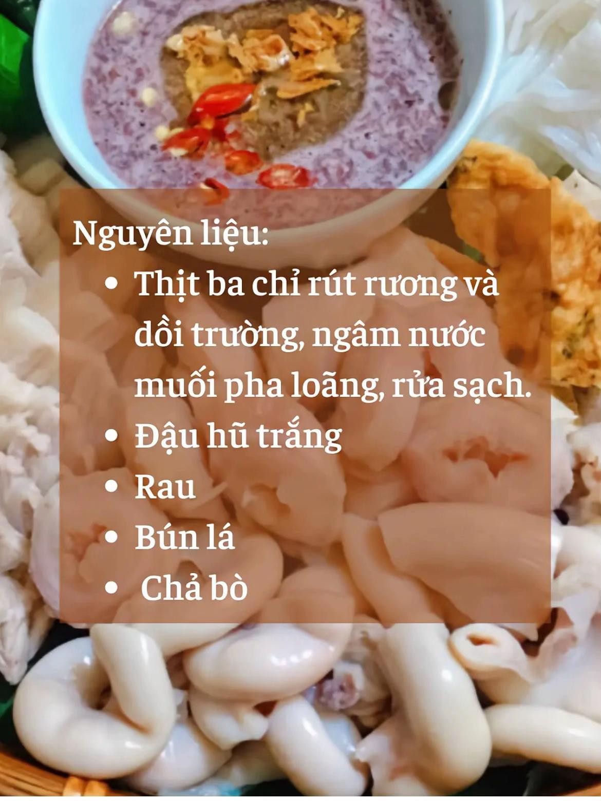 Cách làm Bún Đậu Mắm Tôm: Thịt ba chỉ, dồi trường, đậu hũ chiên và rau thơm