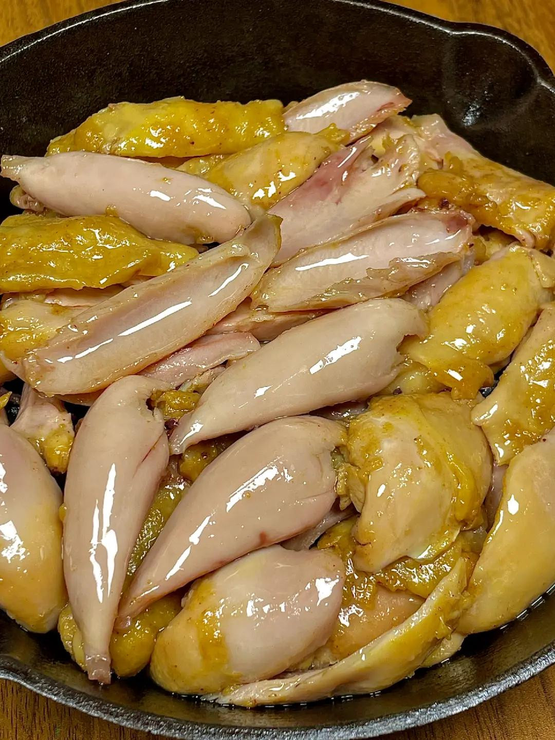 Cách làm chân gà hấp sốt me chua ngọt, mềm thơm ngon tuyệt vời