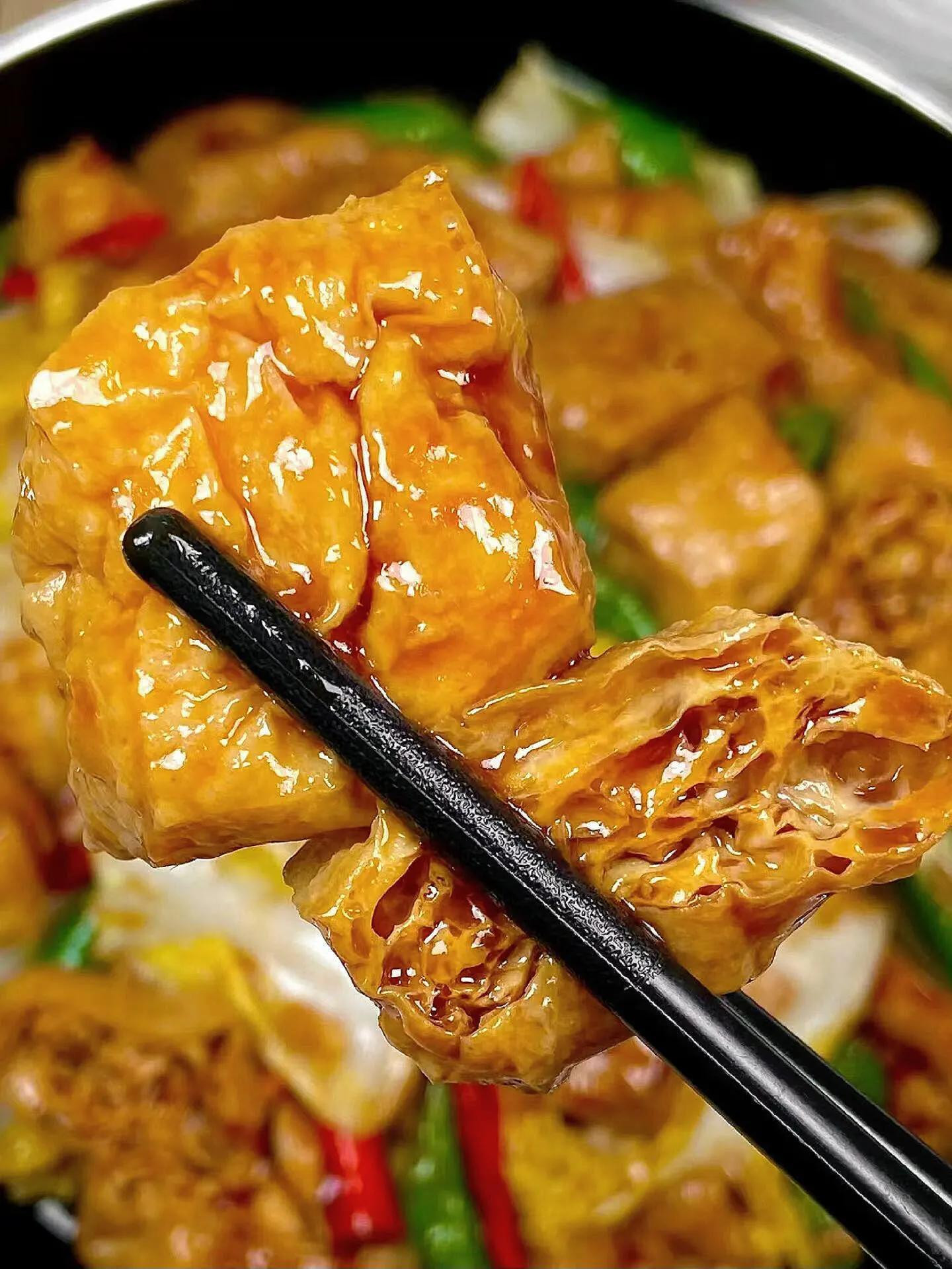 Cách làm đậu hũ chiên xào rau cải thảo và ớt xanh, món ăn chay ngày mùng 1 thơm ngon