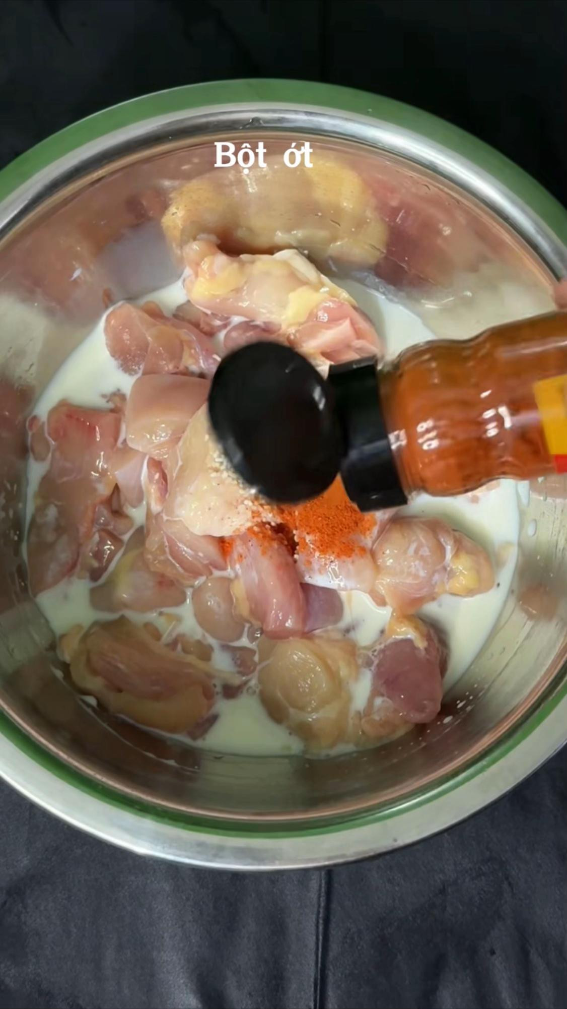 Cách làm gà rán giòn tan, thơm ngon với bí quyết ướp sữa tươi không đường