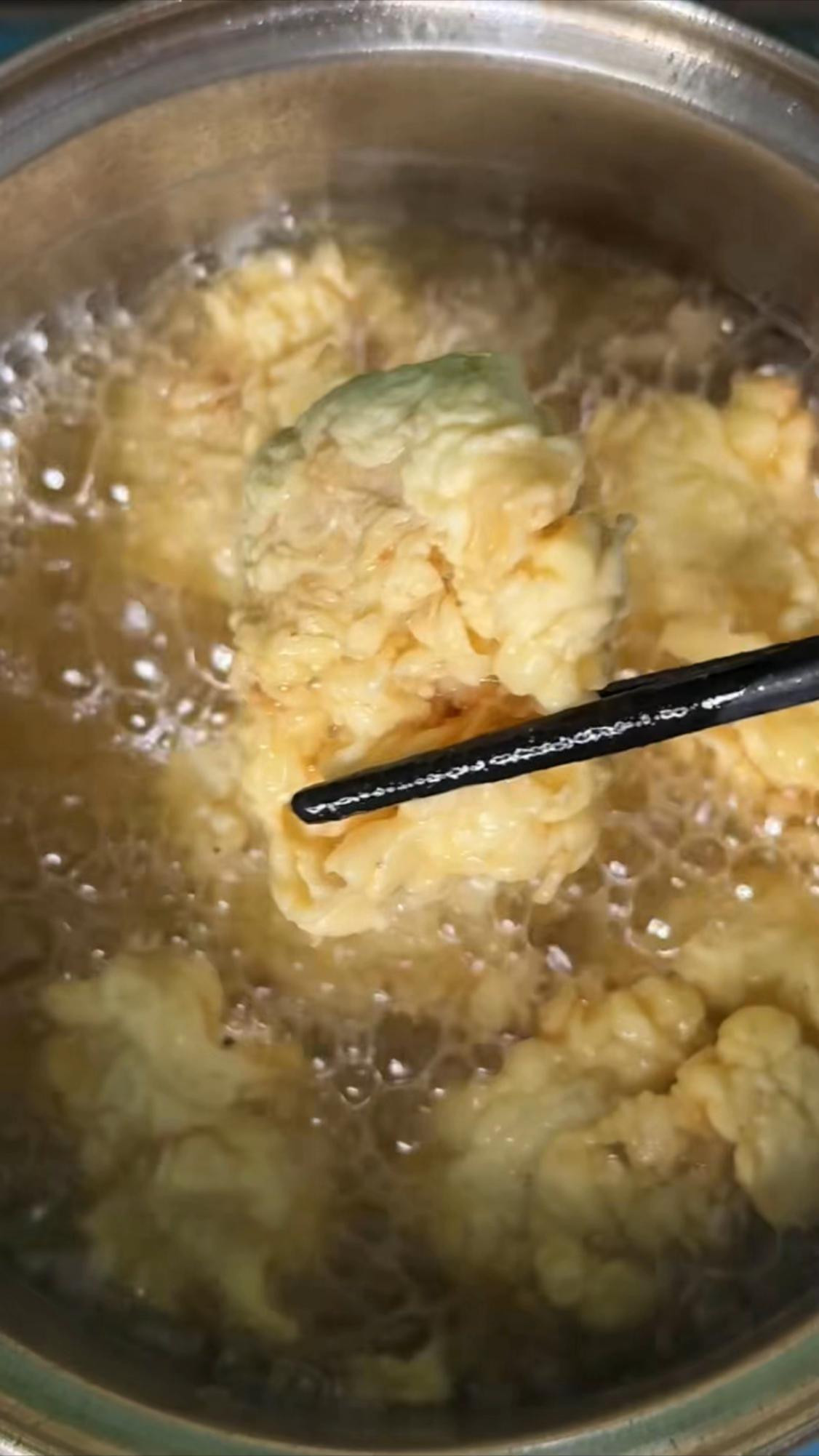 Cách làm gà rán giòn tan, thơm ngon với bí quyết ướp sữa tươi không đường