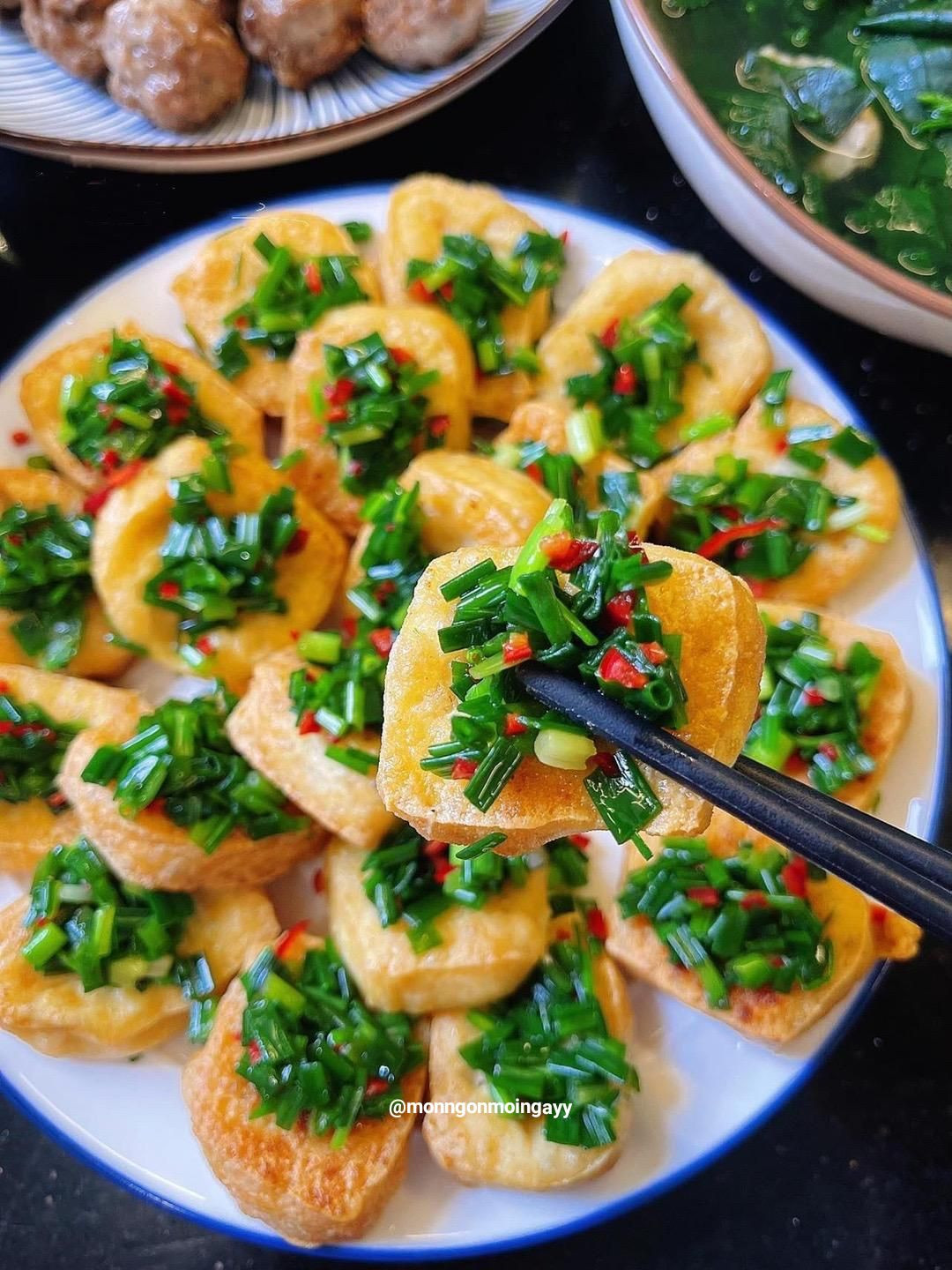 Cách làm món đậu tẩm hành siêu ngon, đậu chiên vàng giòn rụm trộn với sốt hành lá, ớt và nước mắm đậm đà