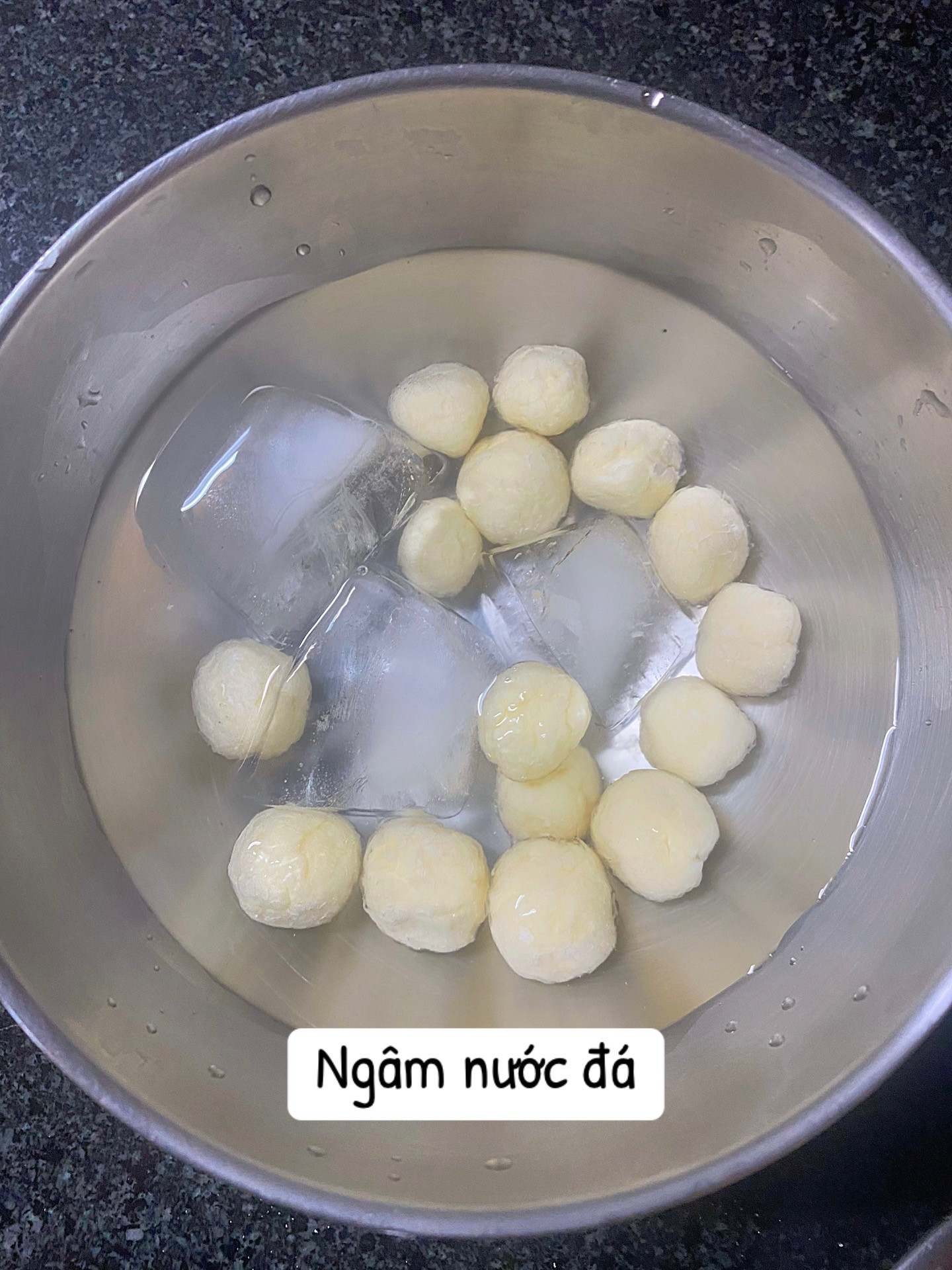 Cách làm phô mai viên chiên giòn từ phô mai con bò cười