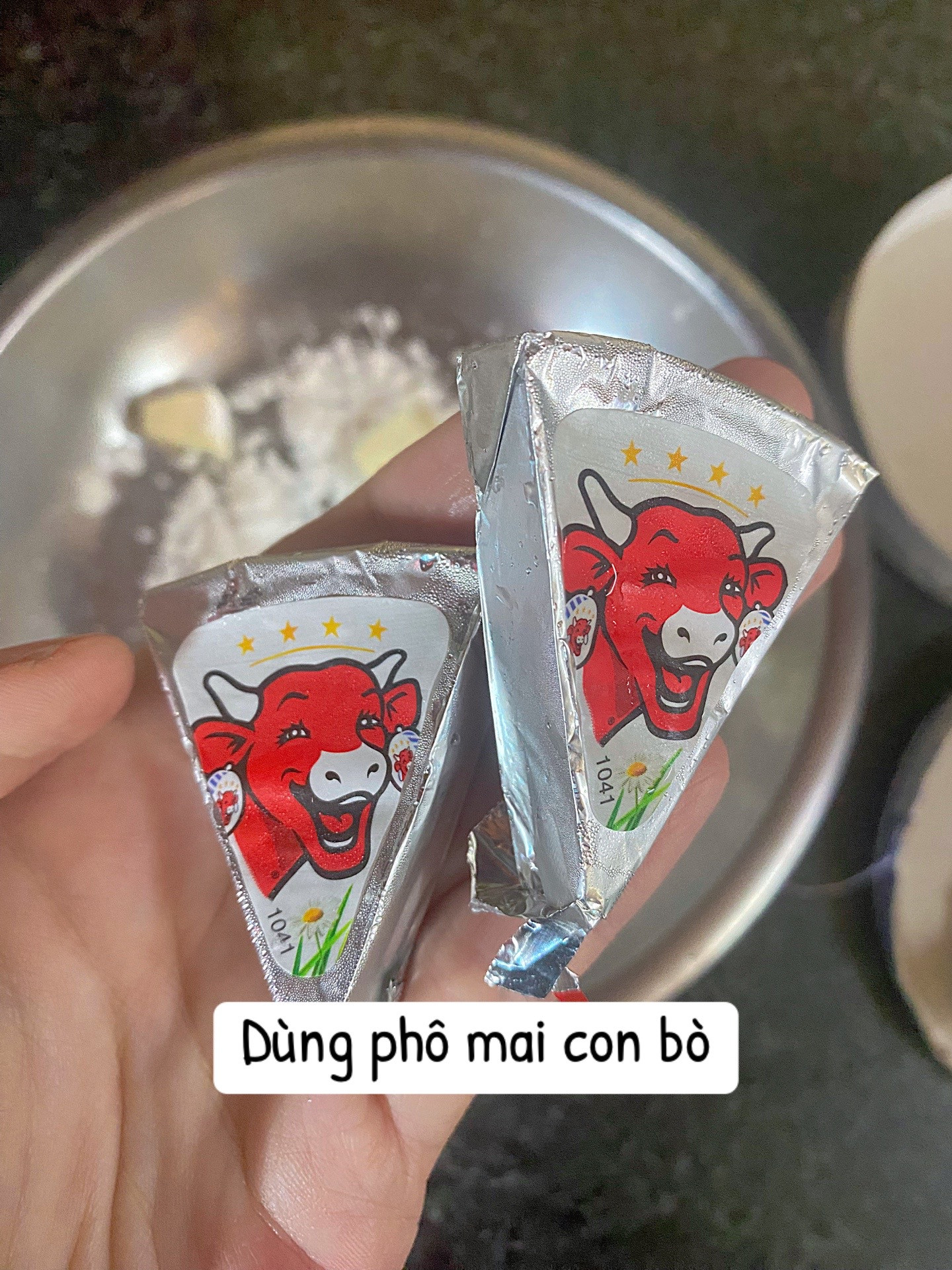 Cách làm phô mai viên chiên giòn từ phô mai con bò cười