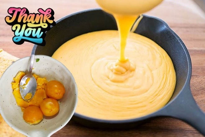 Cách làm sốt trứng muối thơm béo tại nhà với lòng đỏ trứng muối, sữa tươi và whipping cream