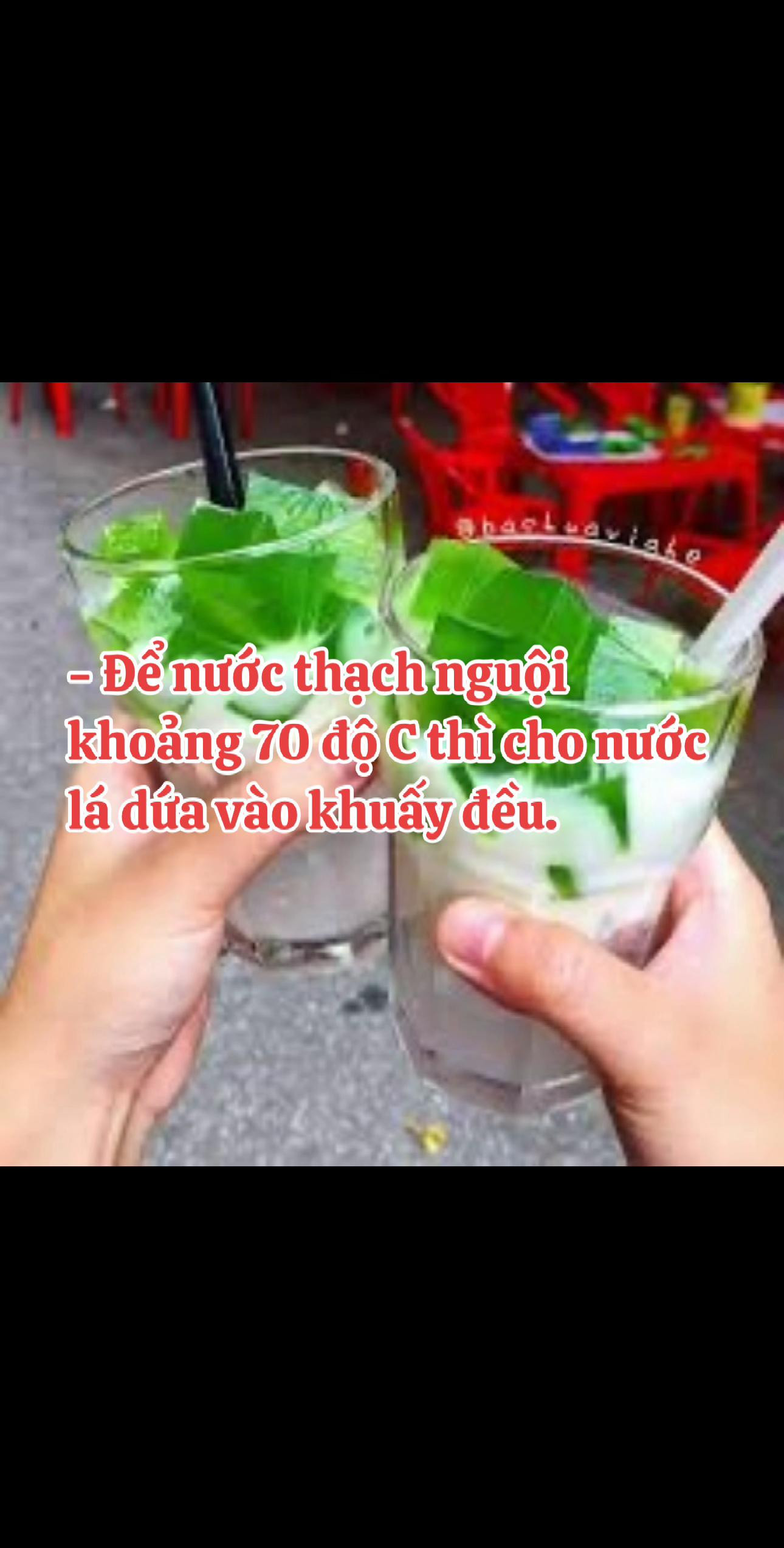 Cách làm thạch sữa lá dứa siêu ngon tại nhà với bột rau câu, nước cốt dừa và sữa tươi