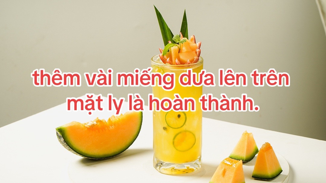 Cách làm trà dưa lưới vàng thơm ngon với lục trà lài, chanh và sirô đường